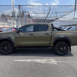 Toyota Hilux (3) DOUBLE CABINE 2.8 D-4D 204 INVINCIBLE 4X4 BVA 4PL Le Creusot
