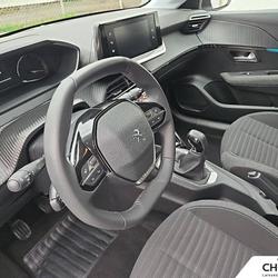 Peugeot 208 208 PureTech 75 S&S BVM5 Style Besan&ccedil;on