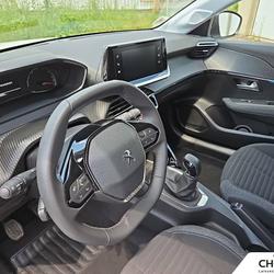 Peugeot 208 208 PureTech 75 S&S BVM5 Style Besan&ccedil;on