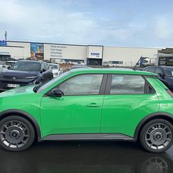 Renault R5 E-Tech Renault 5 E-Tech Electrique 120 ch autonomie urbaine Evolution Saint-Brieuc
