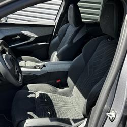 Peugeot 5008 1.2i Hybrid 145 GT e-DCS6 7pl   GPS   Alcantara   DriveAssist   Camera360 Ganges