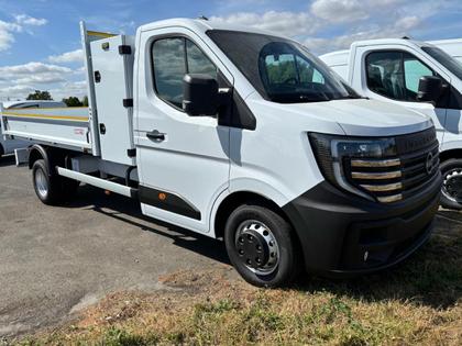 Nissan Interstar - L3H1 2.0 dCi 170 Benne Basculante + coffre - 53 980 €
