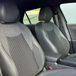 Volkswagen T-Roc 1.5 eTSI Hybrid DSG7 150 R-Line avec IQ Light et Hayon &eacute;lectrique Foug&egrave;res