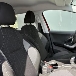 Peugeot 2008 1.2 PureTech 110 Style avec GPS et Apple Car Play Foug&egrave;res