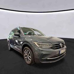 Volkswagen Tiguan 2.0 TDI 150 DSG Life avec Attelage amovible occasion - Foug&egrave;res - photo 2/12