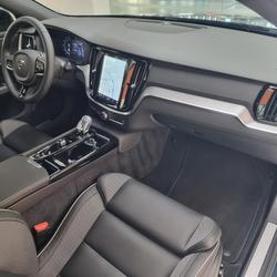 Volvo V60 II (2) T6 AWD HYBRIDE RECHARGEABLE 253 CH + 145 CH PLUS STYLE DARK GEARTRONIC 8 Tours