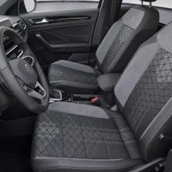 Volkswagen T-Roc 1.5 TSI  - DSG 7  R-Line Toit pano - jantes 18p - apple carplay Mont&eacute;limar