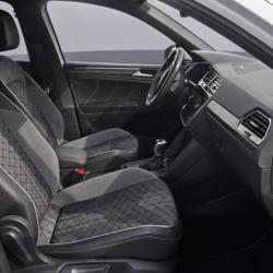 Volkswagen Tiguan 1.4 eHybrid - 245 - BV DSG6 R-Line JA19 - Attelage - Cam&eacute;ra - Hayon &eacute;lectrique - R&ea occasion - Mont&eacute;limar - photo 3/3