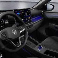 Volkswagen T-Roc 1.5 eTSI Hybrid 150 - DSG 7 R-Line JA18 - Toit ouvrant - Attelage - Si&egrave;ges volant chauffant occasion - Mont&eacute;limar - photo 3/3