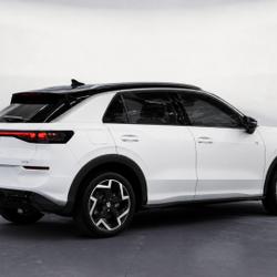 Volkswagen T-Roc 1.5 eTSI Hybrid 150 - DSG 7 R-Line JA18 - Toit ouvrant - Attelage - Si&egrave;ges volant chauffant - Cam&eacute;r occasion - S&eacute;r&eacute;zin-du-Rh&ocirc;ne - photo 2/3
