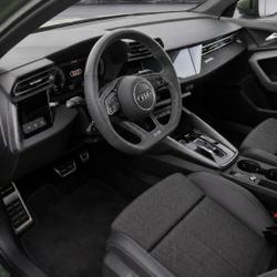 Audi A3 Sportback Sportback 1.5 40 TFSI e - 204S-Tronic 6 S line PH2 JA18 - Keyless - Cam&eacute;ra - Matrix - Si&am occasion - S&eacute;r&eacute;zin-du-Rh&ocirc;ne - photo 3/3