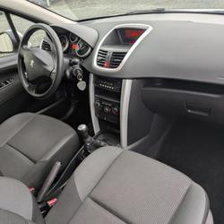 Peugeot 207 1.6 HDI 92CH 3P BVM5 La Blouti&egrave;re