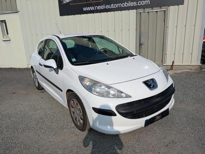 Peugeot 207 - 1.6 HDI 90CH BVM5 3P - 3 990 €
