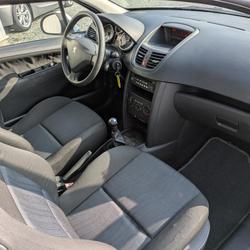 Peugeot 207 1.6 HDI 90CH BVM5 3P La Blouti&egrave;re