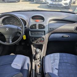 Peugeot 206 1.4 HDI 70CH BVM5 La Blouti&egrave;re