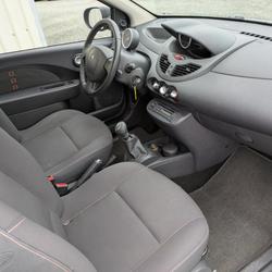 Renault Twingo 2 II 1.2I 75CH 3P La Blouti&egrave;re