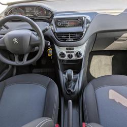 Peugeot 208 LIKE 1.2I 12V 68CH 5P La Blouti&egrave;re