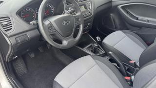 Hyundai i20  - photo 2