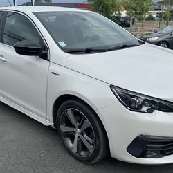 Peugeot 308 II Phase 2 1.5 BLUEHDI 130CH S&S GT LINE EAT8 Saint-Saturnin