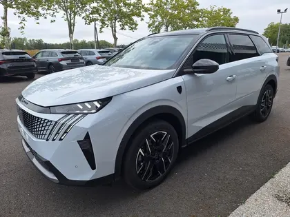 Peugeot 5008 - HYBRID 145CH GT E-DCS6 - 33 990 €