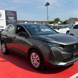 Peugeot 3008 . Chartres-de-Bretagne
