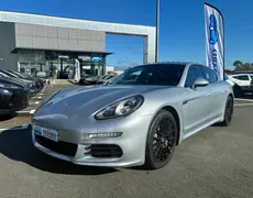Porsche Panamera Saint-Saturnin