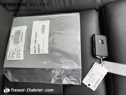 Volvo V60 - V60 Micro hybride essence B4 197 ch DCT7 Ultra Style Dark - 40 790 €