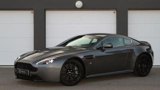 Aston Martin Vantage  - photo 0