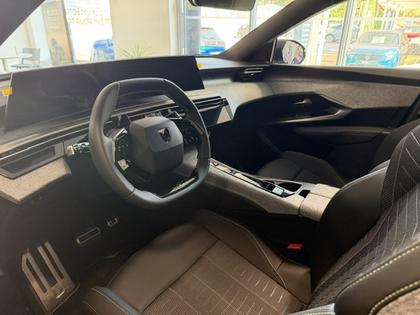 Peugeot 5008 - 5008 Hybrid 145 ch e-DCS6 GT - 46 000 €