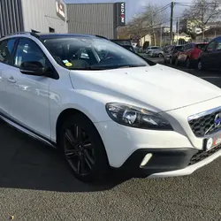 Volvo V40 D2 115CH START&STOP KINETIC EFFEKTIV LINE/ DISTRIBUTION NEUVE Angers