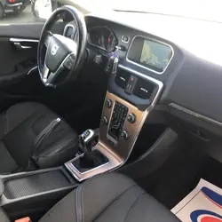 Volvo V40 D2 115CH START&STOP KINETIC EFFEKTIV LINE/ DISTRIBUTION NEUVE Angers