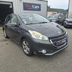 Peugeot 208 1.2i PureTech 12V - 80  Allure - GARANTIE 12 mois Caudan