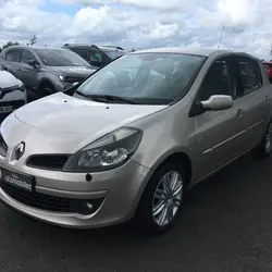 Renault Clio 3 1.6 16V 110CH INITIALE BVA 5P / BOITE AUTOMATIQUE Angers