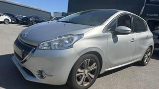 Peugeot 208  - photo 1