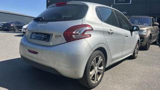 Peugeot 208  - photo 3