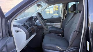 Chrysler Voyager  - photo 2