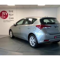 Toyota Auris HYBRIDE 136H - BVA CVT - DYNAMIC - GARANTIE 1 AN (EXTENSIBLE JUSQU A 3 ANS) Laval