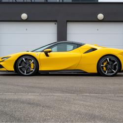 Ferrari SF90 CARBONE | LIFT | CAMERA 360 | JBL | TVA Sainte-Croix-en-Plaine