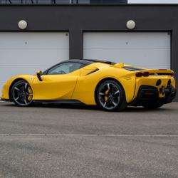 Ferrari SF90 CARBONE | LIFT | CAMERA 360 | JBL | TVA Sainte-Croix-en-Plaine