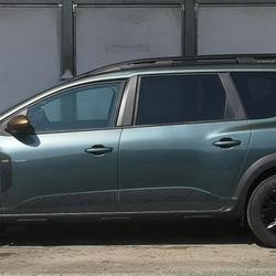 Dacia Jogger 1.6 HYBRID 140CH EXTREME 5 PLACES -24 occasion - Ro&eacute;z&eacute;-sur-Sarthe - photo 2/24