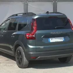 Dacia Jogger 1.6 HYBRID 140CH EXTREME 5 PLACES -24 occasion - Ro&eacute;z&eacute;-sur-Sarthe - photo 3/24
