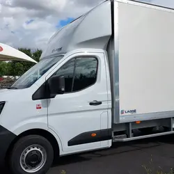 Autres Renault F3500 L3 2.0 BLUE DCI 150CH CAISSE 20M3 +HAYON Clermont