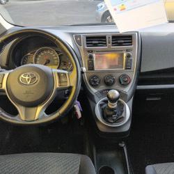 Toyota VersoS 100 VVT-I DYNAMIC occasion - Saint-Georges-sur-Loire - photo 2/9