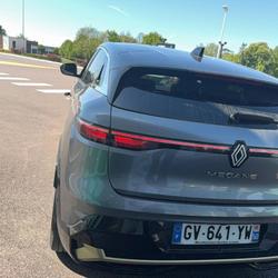 Renault Megane E-Tech Megane E-Tech EV60 220 ch super charge Iconic Saint-L&ocirc;