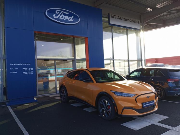 Ford Mustang  - 29 980 €