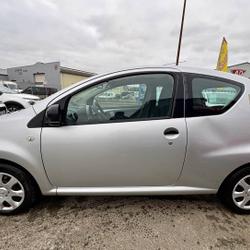 Peugeot 107 1.0i - 12V B&eacute;d&eacute;e