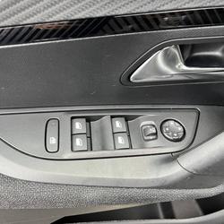 Peugeot e-2008 2008 100 S&S BVM6 - Style Ch&acirc;teaubernard