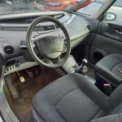 Renault Espace 4 IV 2.0 dCi FAP 150 CH PHASE 2 POUR PROFESSIONNELS occasion - Carpiquet - photo 2/14