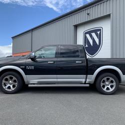 Dodge Ram 1500 Crew Cab Pickup 5.7 4WD 396 CH ESSENCE / Bio&eacute;thanol GPL Carpiquet