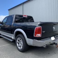 Dodge Ram 1500 Crew Cab Pickup 5.7 4WD 396 CH ESSENCE / Bio&eacute;thanol GPL Carpiquet